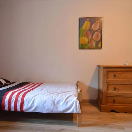 Cosy With Enclosed Garden Holiday home *