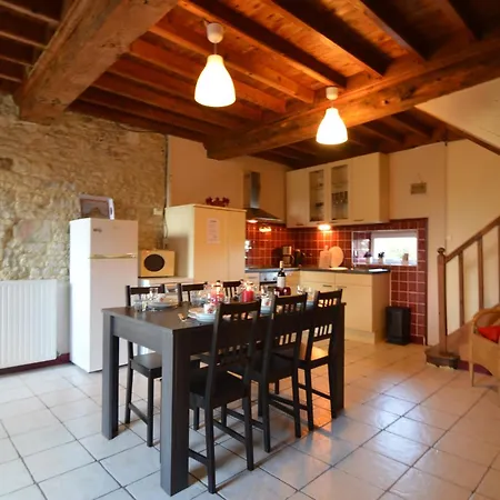 In Saint-clement Near The Sea Tatil Evi